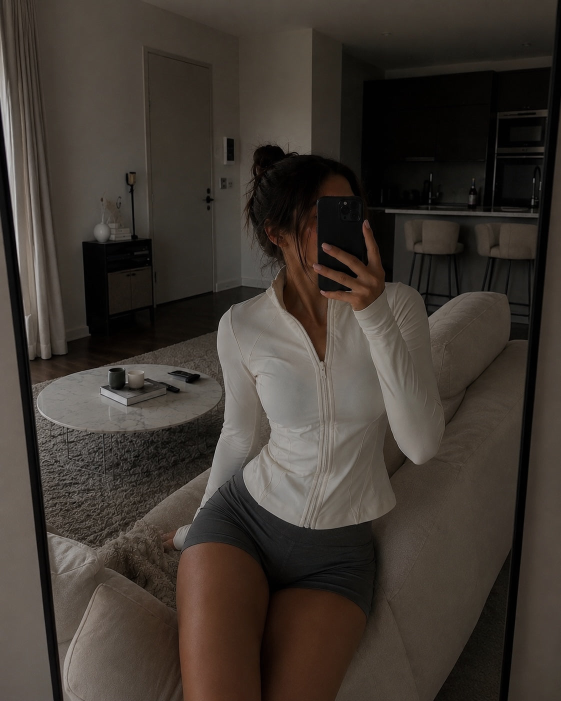 AVÉRA Short